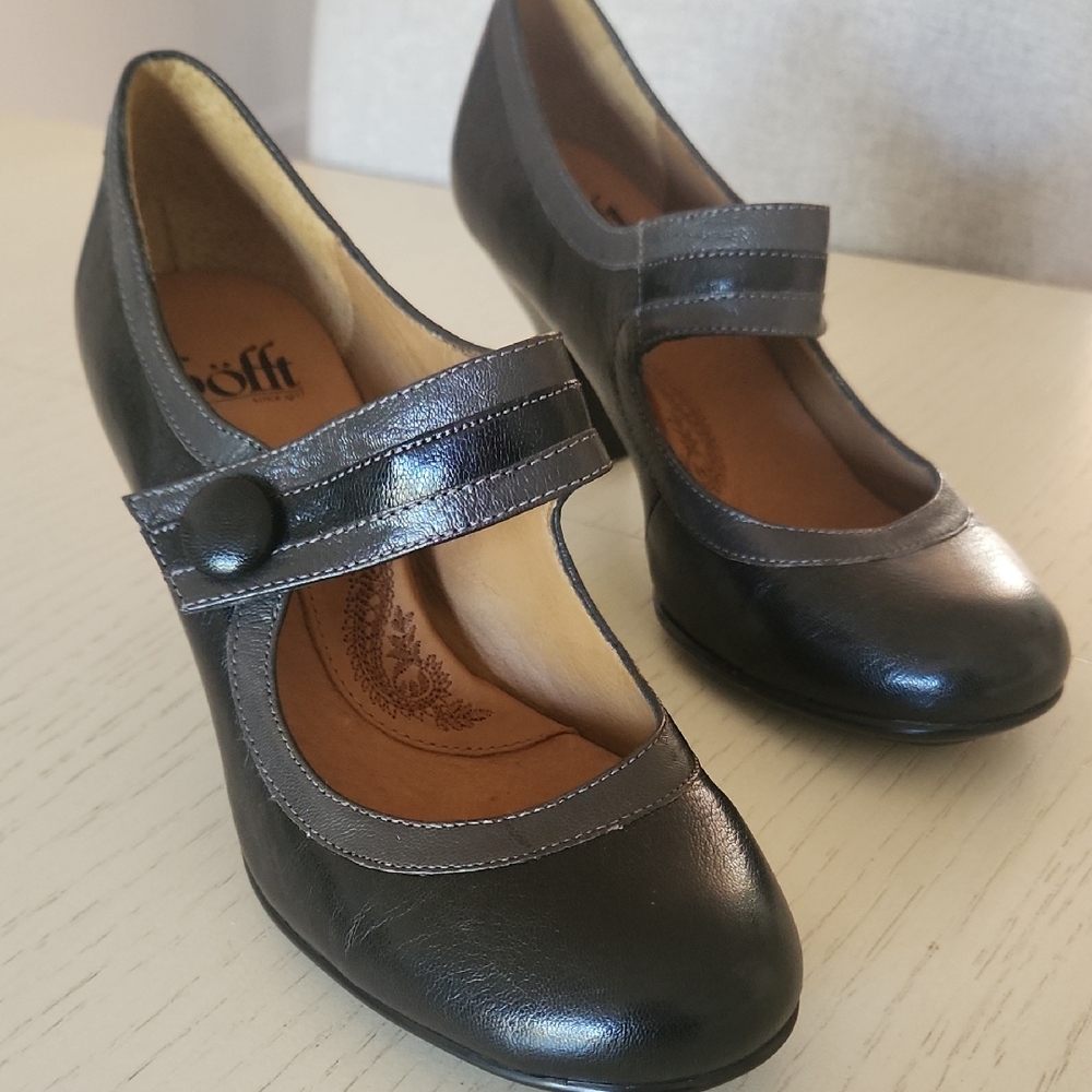 Soft Mary Jane's Size 8